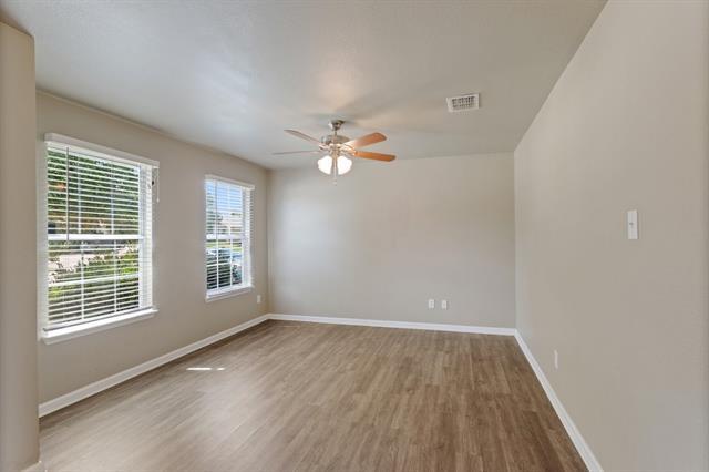 Building Photo - 1005 Live Oak Dr