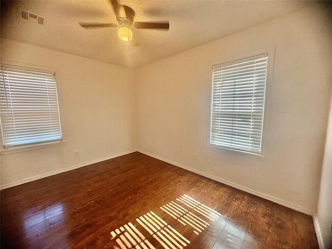 Building Photo - 1228 SW 50th St