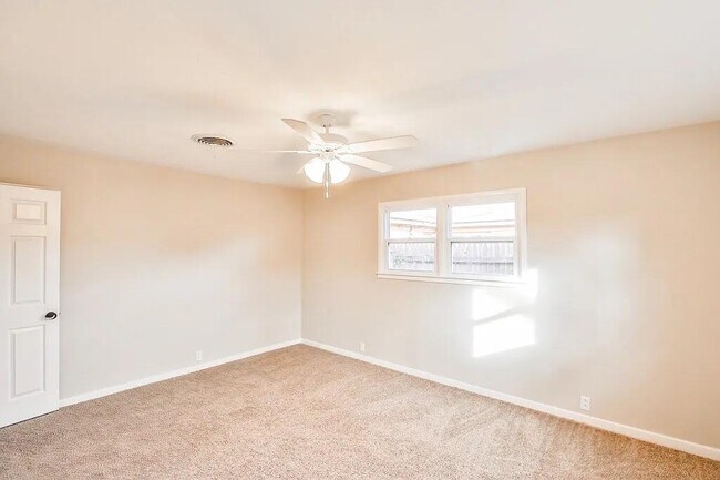 Building Photo - 4403 49th St