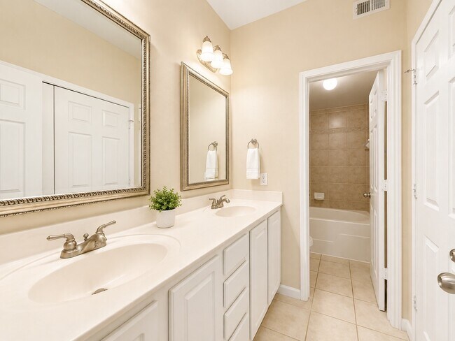 Building Photo - 12707 Boheme Dr