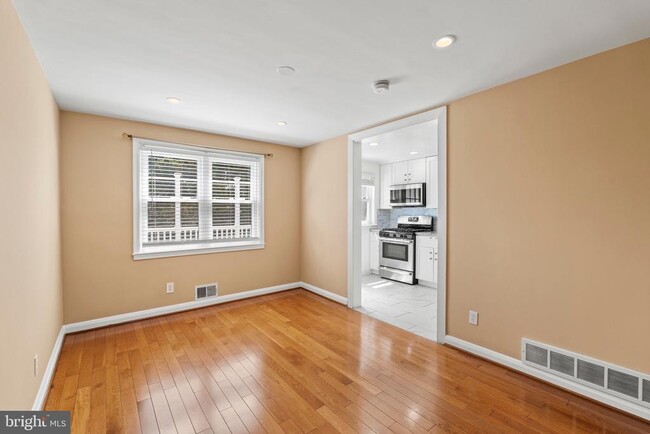 Building Photo - 1233 Halstead Rd