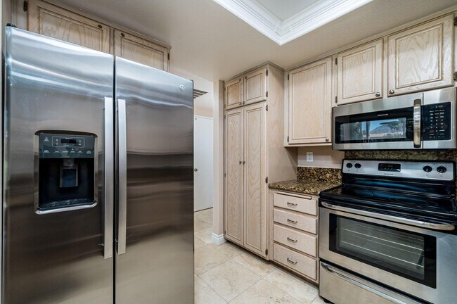 Building Photo - 55559 Winged Foot