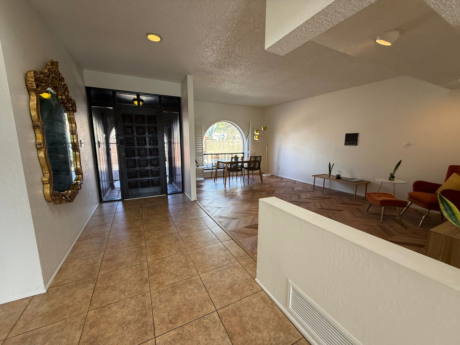 Building Photo - 1402 E Big Rock Rd