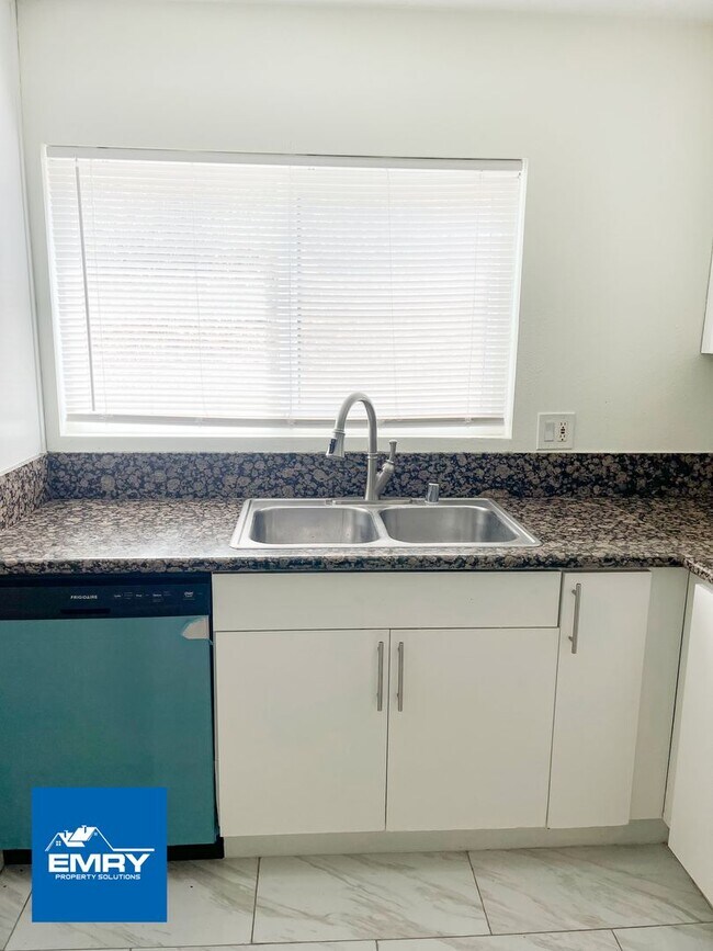 Building Photo - 5040 A St