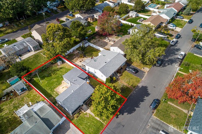 Building Photo - 1331 Sunset Ave