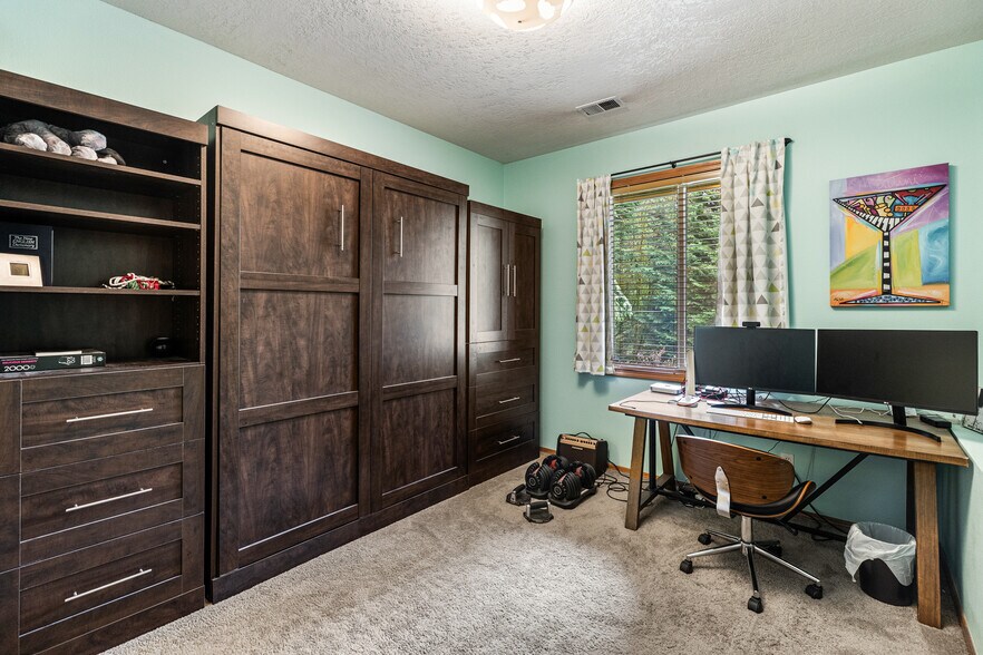Building Photo - 7956 SW 61st Ave