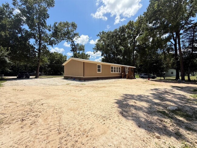 Building Photo - 16767 Oak Knoll Dr