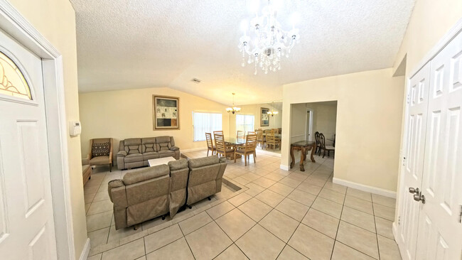 Building Photo - 13484 Jonquil Ct