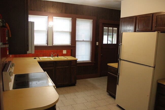 Building Photo - 1732 Laramie St