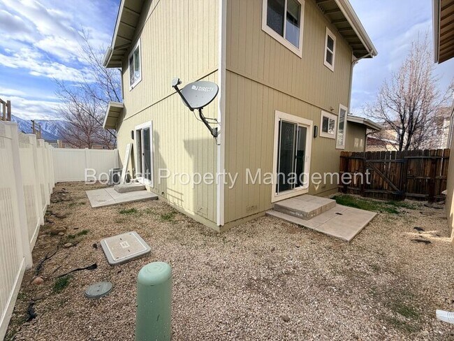 Building Photo - 1272 Woodside Dr