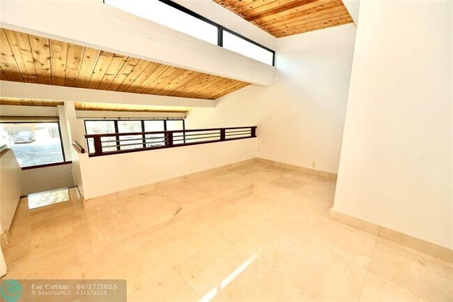 Building Photo - 7760 SW 103rd Pl
