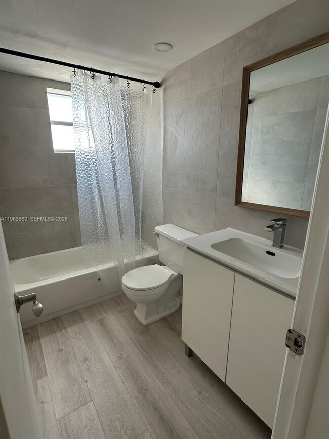 Building Photo - 2008 Jackson St