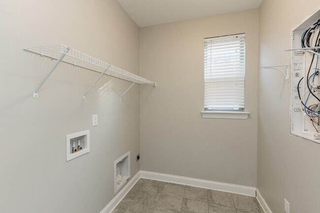 Building Photo - 318 Cornelius Wy