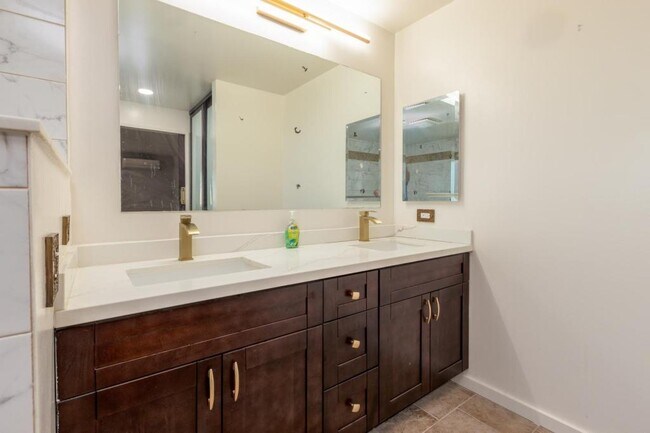 Building Photo - 91-1048 Panapanapuhi St