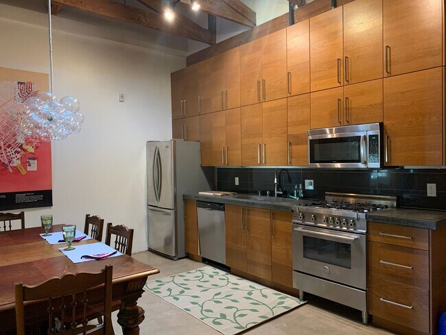 Building Photo - 1725 14th St