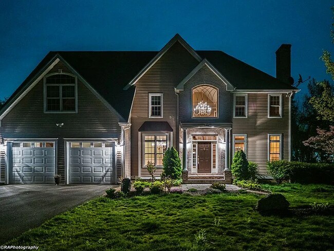 Building Photo - Farmington Home Near UConn Health