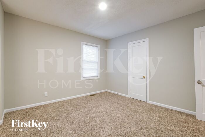 Building Photo - 390 Hillside Dr SW