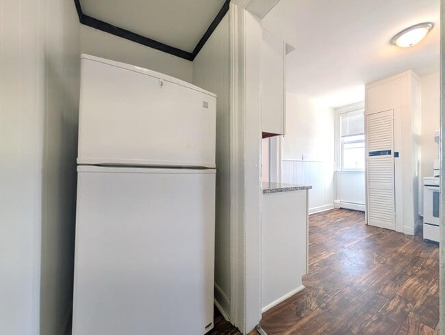 Building Photo - 148 South St