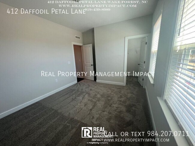 Building Photo - 412 Daffodil Petal Ln