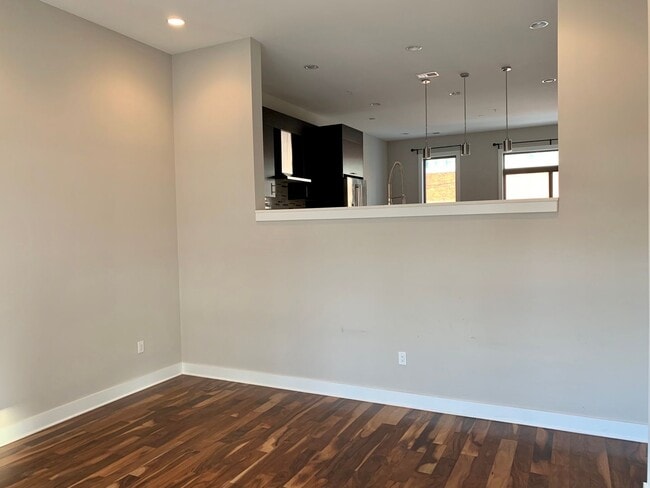 Building Photo - Stunning 3-Bed Townhome with Garage in Northern Liberties! Available mid-July!