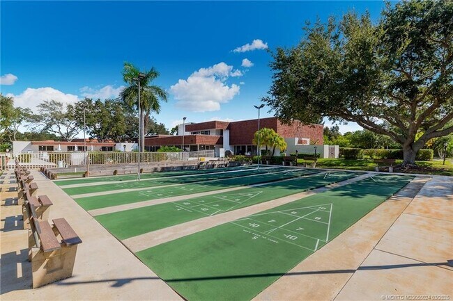 Building Photo - 1225 NW 21st St