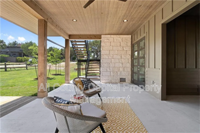 Building Photo - 2113 Barbaro Way