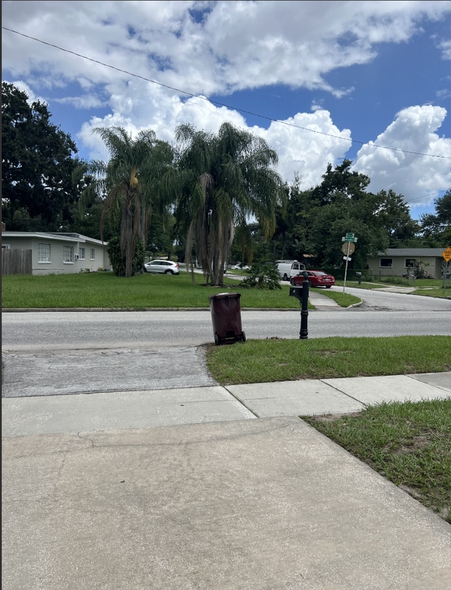 Building Photo - 232 Mercado Ave