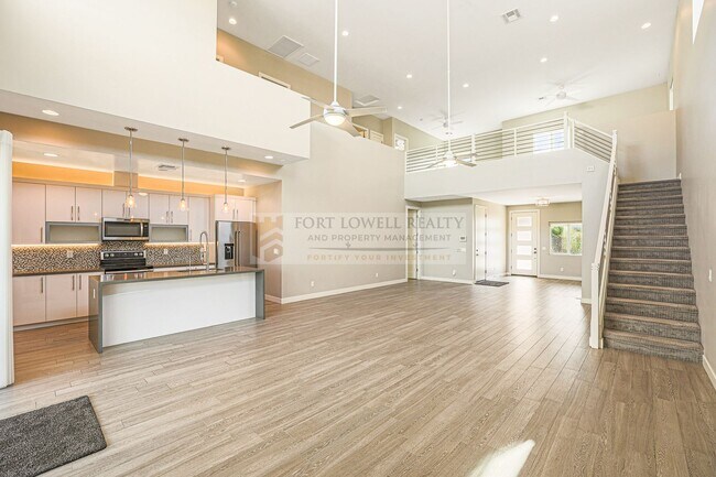 Building Photo - Amazing Rental in Lower Arcadia available ...