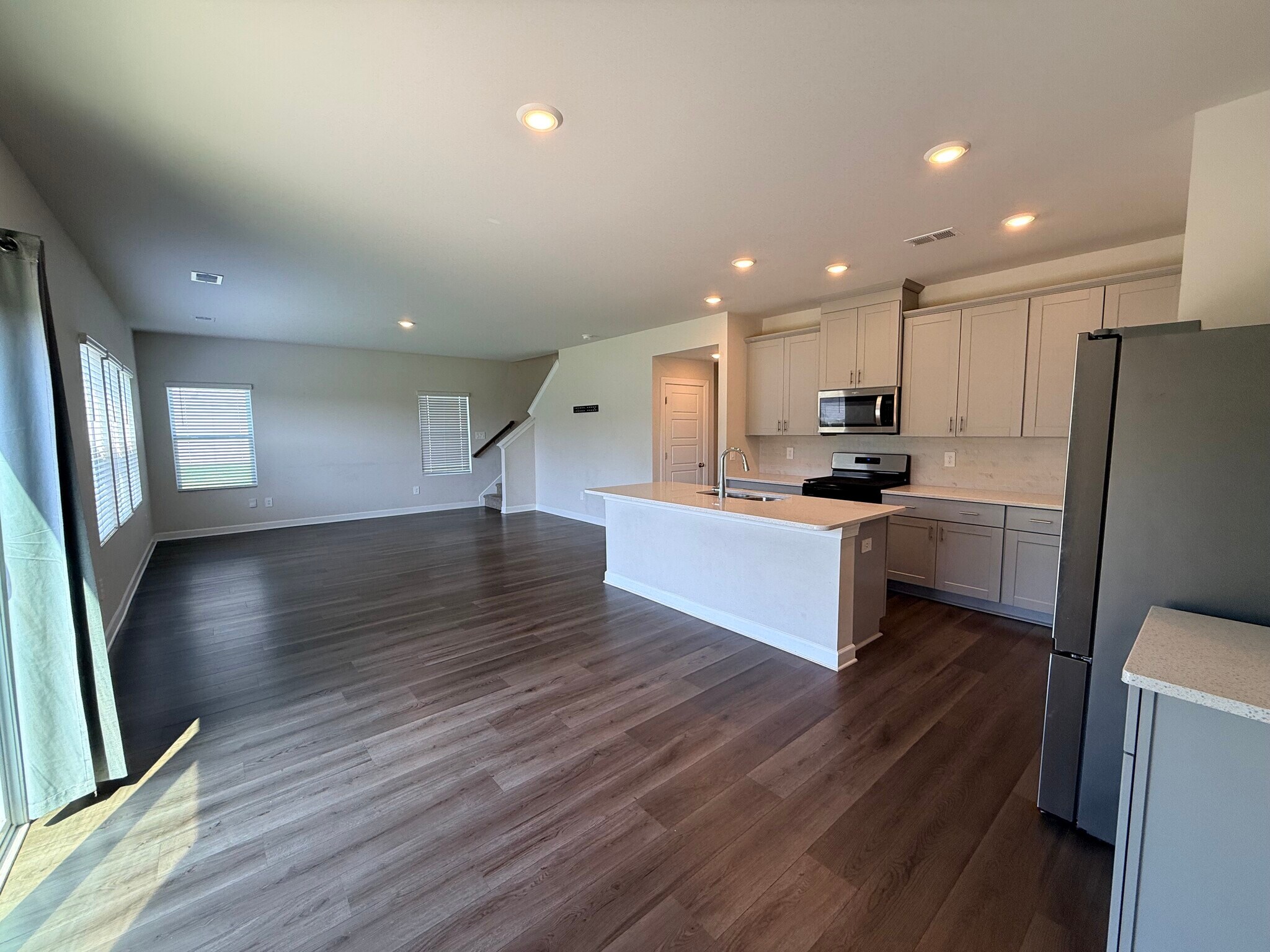 Building Photo - 124 Lavinia Cir