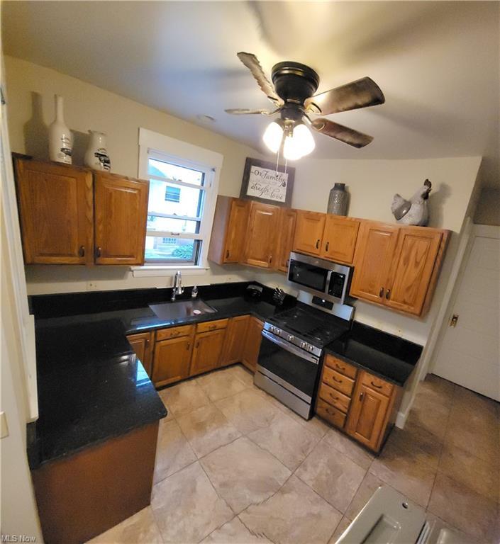 Updated kitchen - 1439 W Clifton Blvd