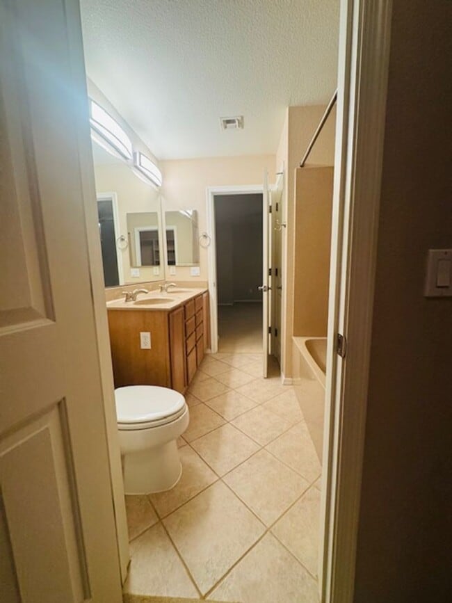 Building Photo - Resort-Style Living in Northwest Tucson- 3 Bedroom/ 3 Bathroom 2-Story House with garage!