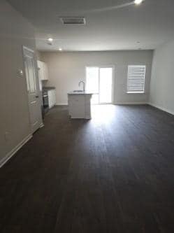 Building Photo - 102 Lowland Dr