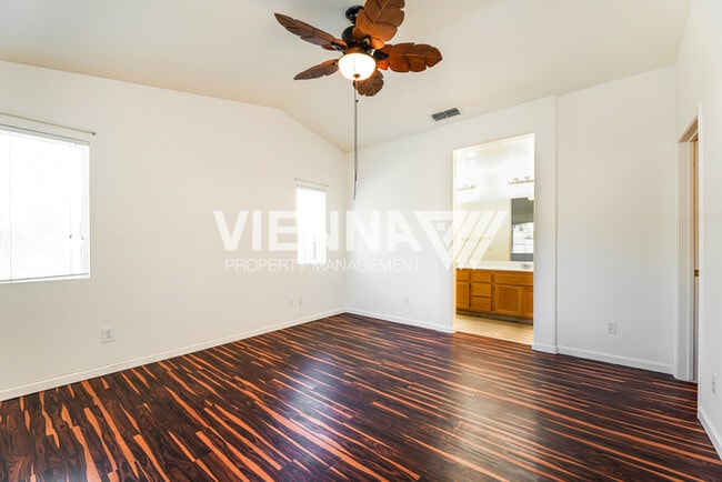 Building Photo - Cute 3 Bedroom Home in Twelve Bridges