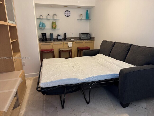 Building Photo - 1830 S Ocean Dr