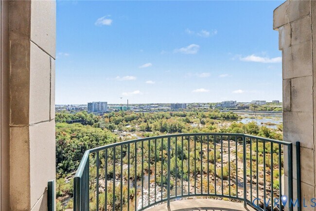 Building Photo - 1101 Haxall Point