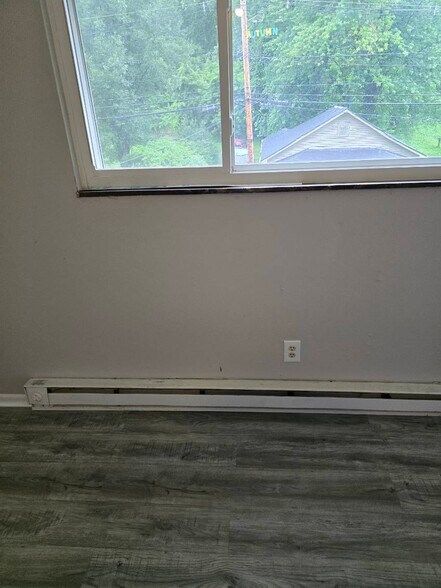 Building Photo - 3047 Simpson Rd