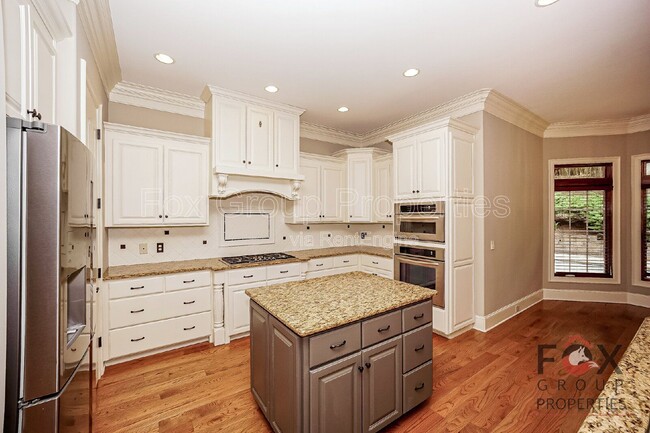 Building Photo - 143 Greenbay Rd