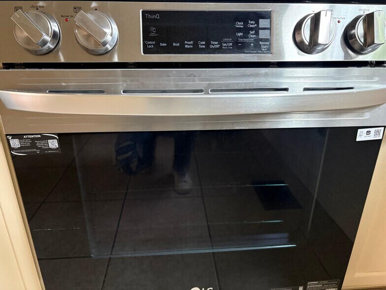 Building Photo - 306 14th Ave NE