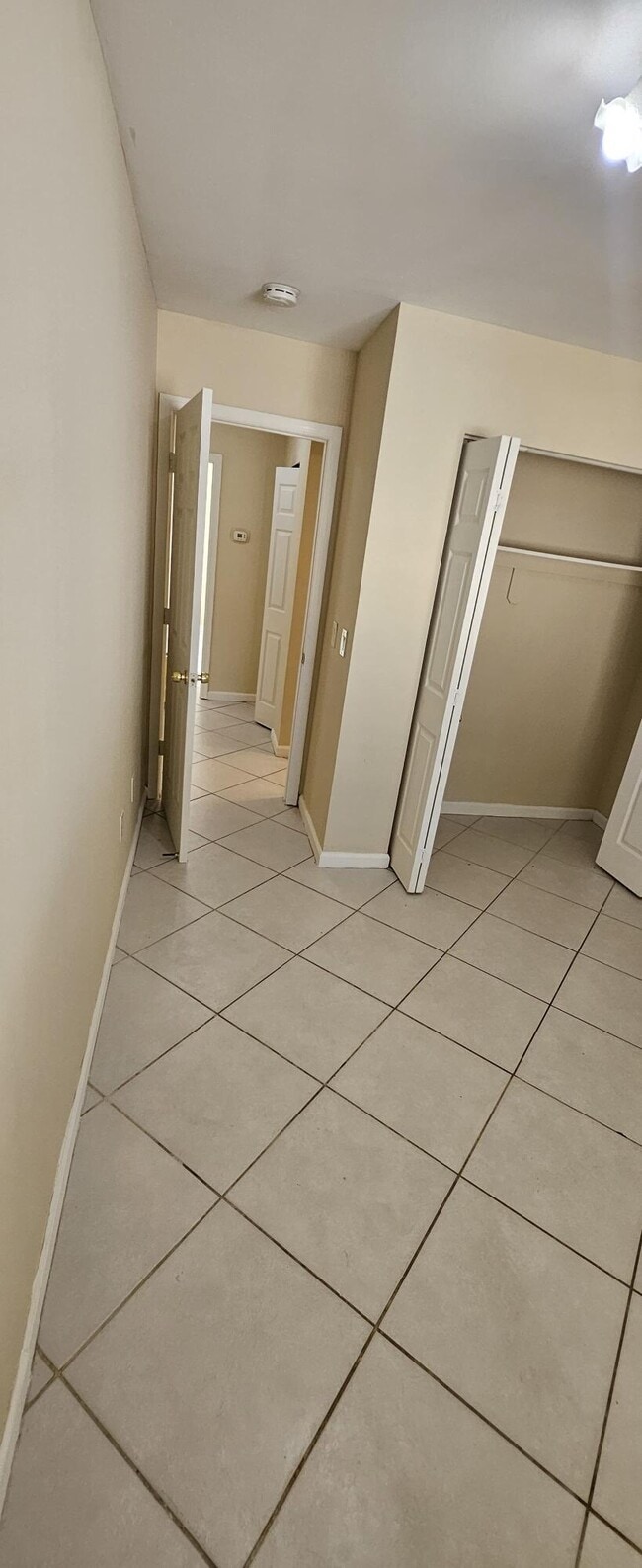 Building Photo - 1202 Summer St