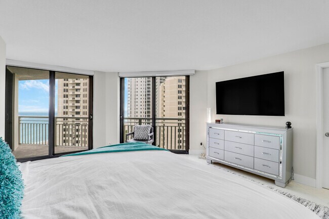 Building Photo - 3000 N Ocean Dr