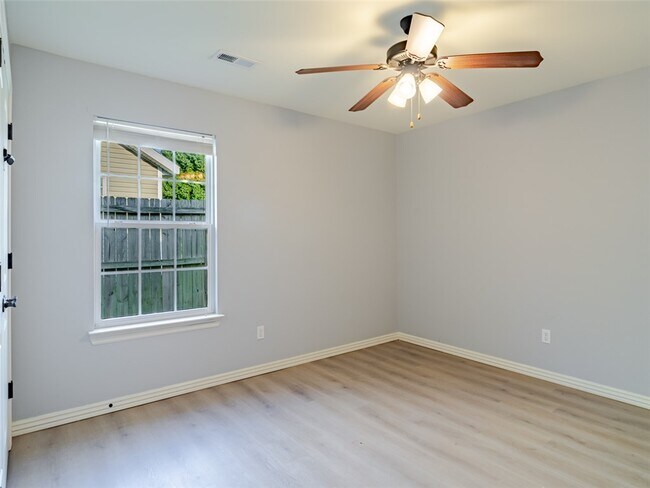 Building Photo - 3405 SW Picasso Blvd