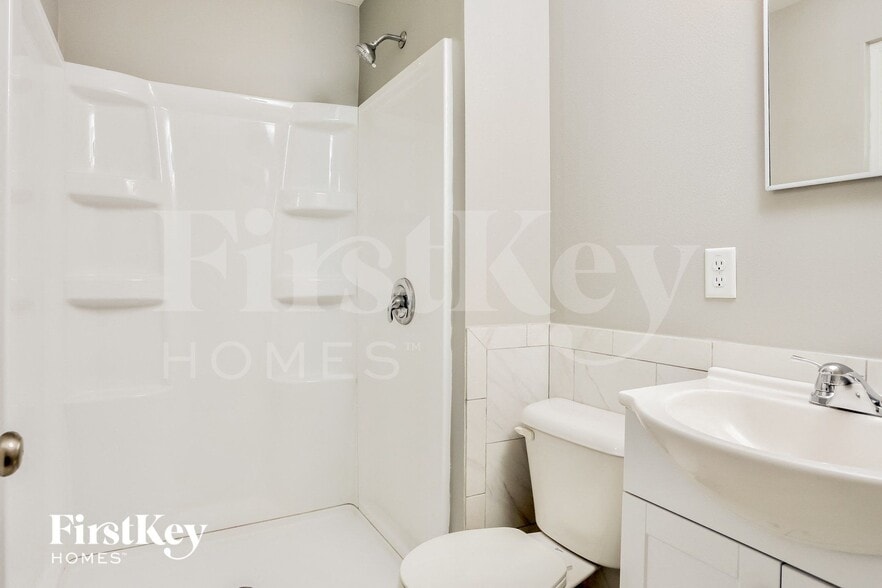 Building Photo - 706 Boca Chica Dr