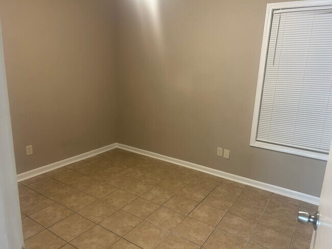 Building Photo - 5106 Blacksmith Dr