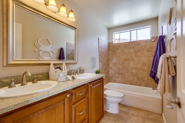 Building Photo - Beautiful 4 Bedroom 2.5 Bath Home in Tierr...