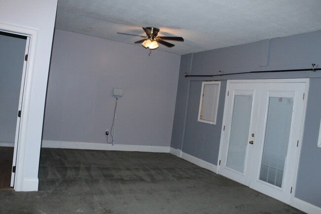 Building Photo - West Augusta Home with Separate Mother - In - Law Suite