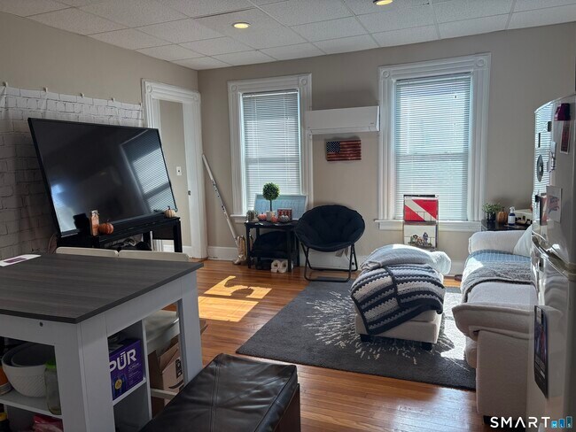 Building Photo - 29 Seaview Ave