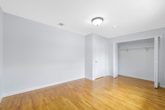 Building Photo - 312B 7th St