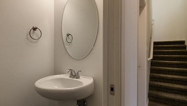 Building Photo - New Townhome in Santa Fe