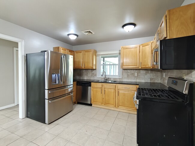 Building Photo - 45 Meribrook Cir