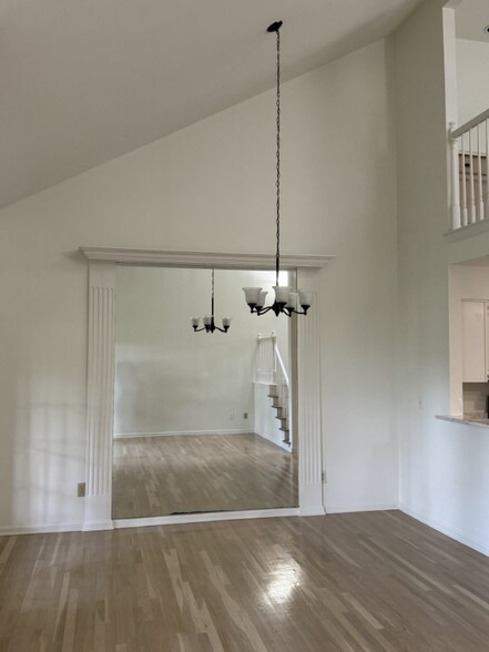 Building Photo - 268 Glenstone Cir